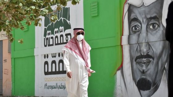 السعودية تلوّح بقيود جديدة لاحتواء كورونا