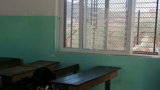 مدرسة في الأردن تجمع بين الأحياء والأموات