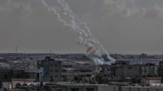 19 October 2023, Palestinian Territories, Rafah: Hamas fires a large number of rockets towards Israel from the city of Rafah in the southern Gaza Strip. Photo: Abed Rahim Khatib/dpa