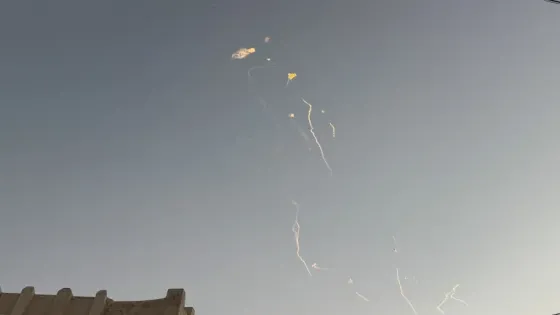 السعودية تعلن اعتراض أكثر من 60 مسيّرة منذ منتصف ليل أمس