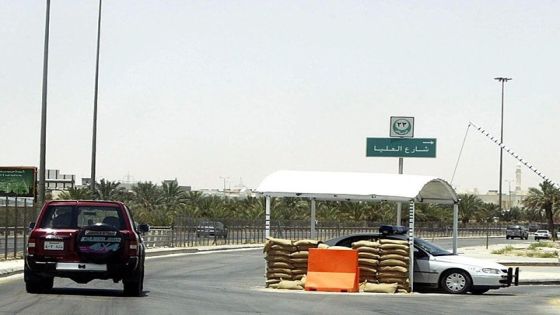 الرياض: قضايا فساد بنحو 400 مليون واعتقال ضباط ومسؤولين