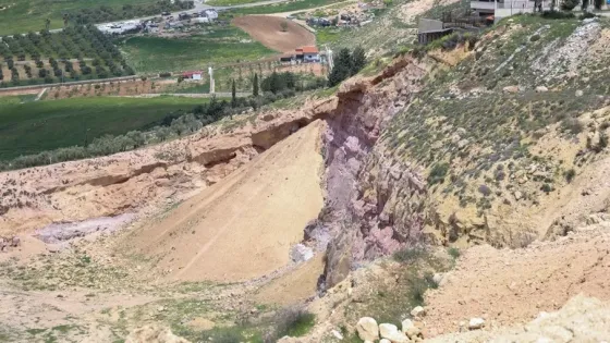 المهندسين توصي بوقف إصدار التراخيص الإنشائية في المنطقة المحيطة بانزلاق صافوط