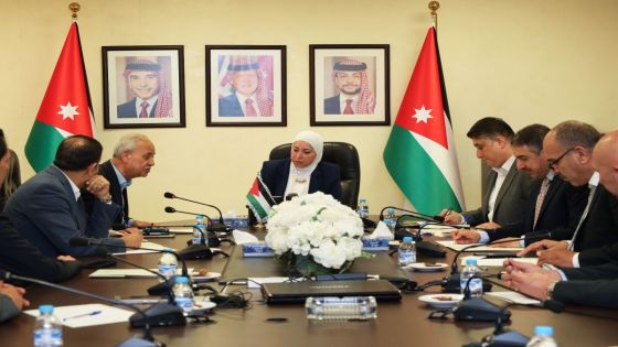 وزيرة النقل: استدامة وانسيابية الصادرات الأردنية وتوفير البدائل أولوية في ظل التحديات الإقليمية
