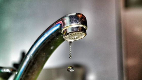 شح المياه … أزمة حقيقية تعصف بمواطنين في عدة مناطق