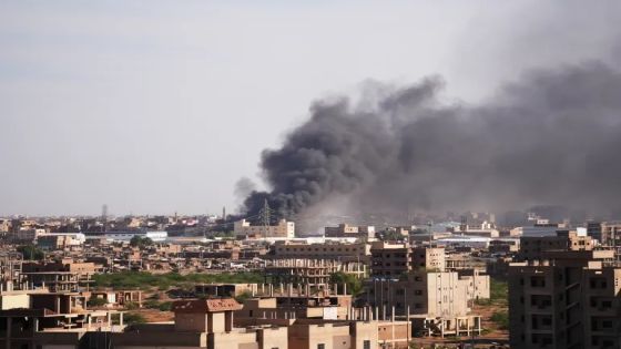 الجيش السوداني يسيطر على مناطق بالخرطوم ويستهدف القصر الرئاسي