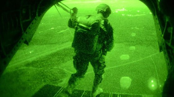 تحسبا لإنزال بري أمريكي.. إيران تنشر الحرس الثوري على طول شواطئها