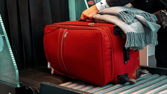خطة لتحديث تفتيش الحقائب والتخلص من البضائع المتكدسة في المطار