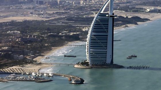 A general view of the luxury Burj al-Arab Hotel at Jumeirah area in Dubai, UAE December 9, 2015. Picture taken December 9, 2015. REUTERS/Karim Sahib/Pool