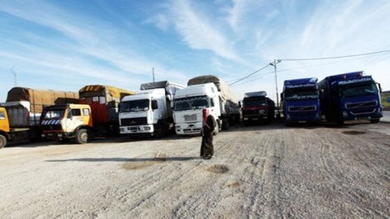 قرار مفاجئ للسعودية يتسبب بعدم دخول 400 شاحنة أردنية محملة بالبضائع لأراضيها