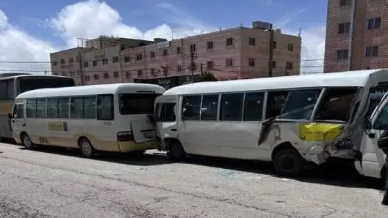 حادث سير يتسبب باصابة 21 طالبا من جامعة مؤته