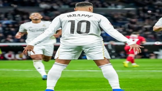 بصورته الأيقونية معه.. مبابي يحتفل بمعادلة رقم كريستيانو رونالدو