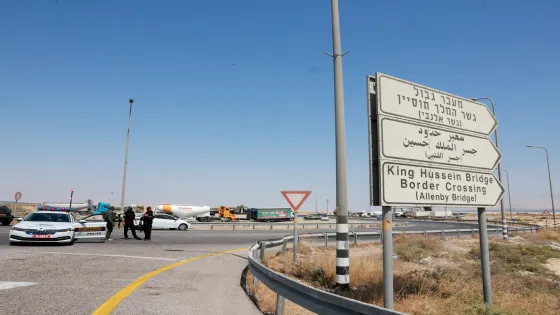 فتح حركة المسافرين عبر جسر الملك الحسين اليوم من 1 حتى 4 عصراً