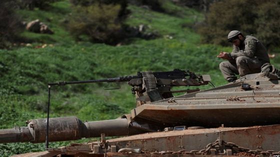 مقتل جندي إسرائيلي وإصابة آخرين في جنوب لبنان وتحذير بحري للمدنيين