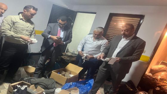 الغذاء والدواء تداهم شقة سكنية لتصنيع مستحضرات التجميل بشكل مخالف