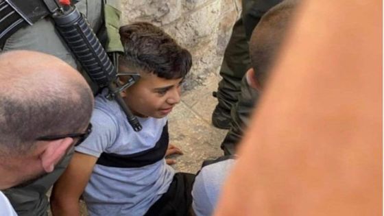 الاحتلال يدهس طفلا مقدسيا رفع علم فلسطين على دراجته