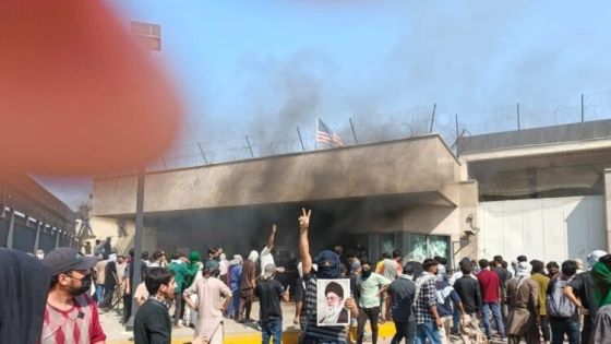 قتلى وجرحى في اقتحام قنصلية أمريكية بباكستان احتجاجا على مقتل خامنئي