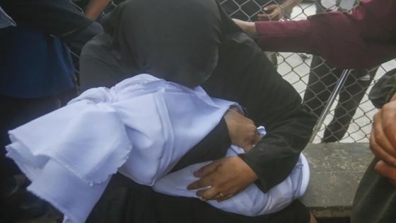 الرضيع نضال أبو ربيع يدفع حياته ثمنا للحصار الإسرائيلي