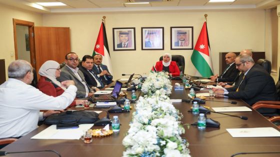 التهتموني تتابع متطلبات ترخيص مطار عمان المدني وتوفير خطوط نقل عام لخدمته