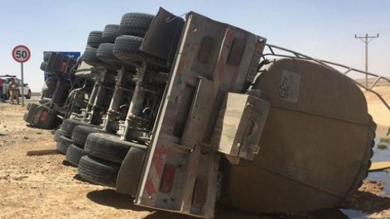 إصابة سائق بتدهور صهريج ديزل على طريق إربد عمان