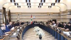 رئيس الوزراء اللبناني يأمر بمنع أي نشاط للحرس الثوري الإيراني تمهيدا لترحيلهم