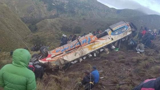 11 قتيلا بسقوط حافلة في هاوية وسط بوليفيا