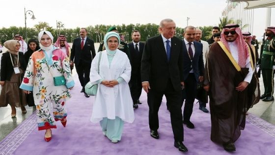 أردوغان يصل جدة في مستهل جولته الخليجية