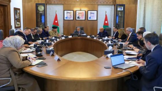 رئيس الوزراء يوجِّه بمراقبة الأسواق والأسعار واتِّخاذ الإجراءات لمنع الاحتكار