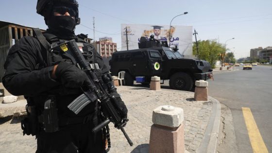 Members of the Iraqi special forces deploy on the streets of the capital Baghdad, on August 27, 2021, ahead of a regional summit. - The meeting seeks to give Iraq a "unifying role" to tackle the crises shaking the region, according to sources close to Iraqi Prime Minister Mustafa al-Kadhemi. (Photo by Ahmad AL-RUBAYE / AFP)