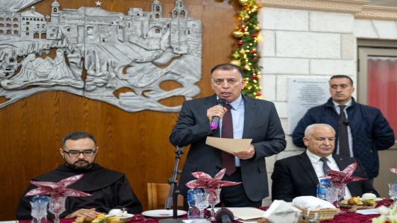 وزير الداخلية يشارك بقداس منتصف الليل في كنيسة المهد