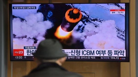 People watch a television screen showing a news broadcast with file footage of a North Korean missile test, at a railway station in Seoul on March 16, 2022, after North Korea fired an "unidentified projectile" but appeared to have immediately failed according to the South's military. (Photo by Jung Yeon-je / AFP) (Photo by JUNG YEON-JE/AFP via Getty Images)