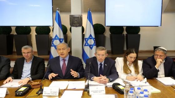 إسرائيل تنقل اجتماعاتها الحكومية إلى موقع سري بعد اغتيال قيادات حوثية