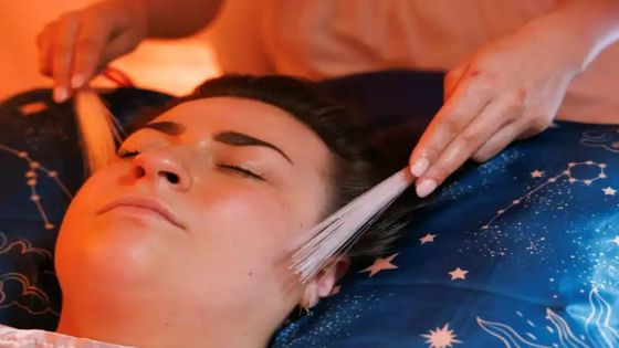 مراكز عناية جديدة تغزو الأسواق بخدمات الهمس والدغدغة