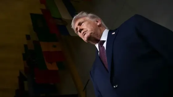 ترمب يؤكد تفاوض إيران بجدية .. وطهران تحذر من كلفة الحرب