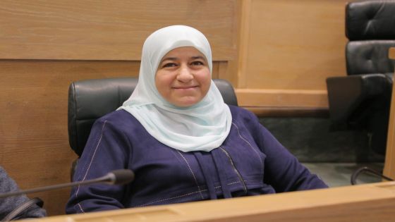 وزير التربية يجيب على سؤال للمحسيري بــ 1200 صفحة