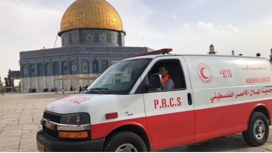 الهلال الأحمر الفلسطيني يعالج 20 مصابًا في اشتباكات الأقصى اثنان منهم في حالة خطرة