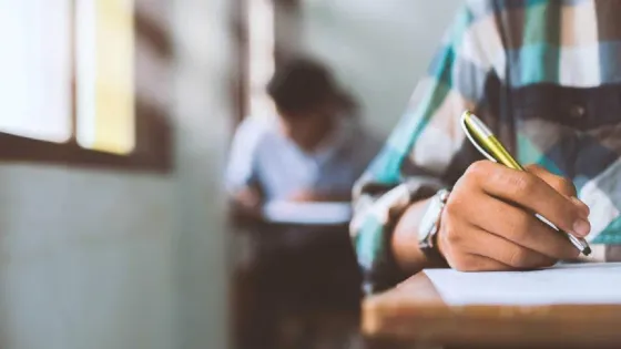 التربية تدعو طلبة الصف الحادي عشر للاطلاع على أرقام جلوسهم