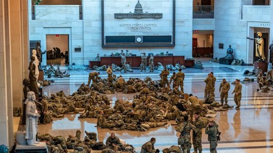 صور غير مسبوقة للحرس الوطني الأمريكي داخل الكونغرس