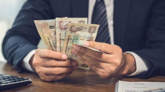الإمارات تحدد الدخل الشهري المطلوب لإصدار تأشيرة زيارة قريب أو صديق