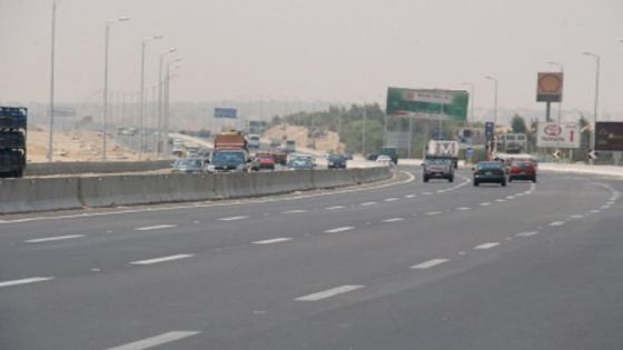 حادث سير مروع على الطريق الصحراوي اليوم بسبب العواصف الرميلة