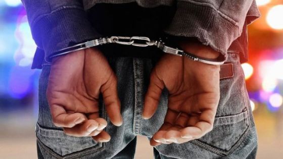 القبض على مطلوب متوارٍ عن الأنظار ومحكوم 18 عاماً إثر قضية قتل
