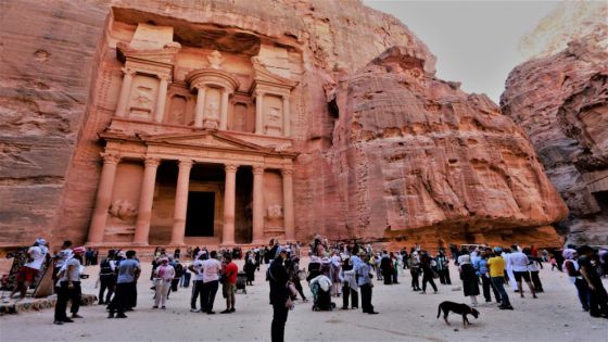 3500 أردني زاروا البترا عبر برنامج أردننا جنة الخميس
