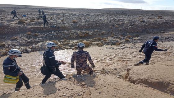 الحواتمة يتابع جهود البحث عن شخص جرفته السيول في معان