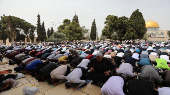 160 ألفا أدوا صلاة الجمعة الأخيرة من رمضان في المسجد الأقصى
