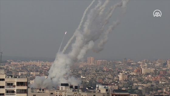 “القسام” تطلق عشرات الصواريخ على وسط وجنوبي إسرائيل