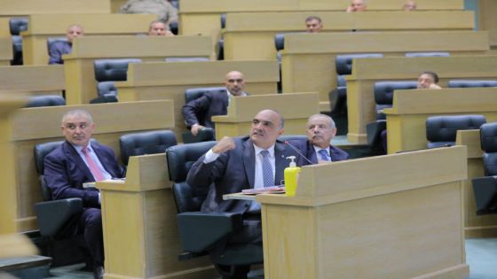 رئيس الوزراء يطلب شطب جزء من مداخلة العرموطي من محضر النواب
