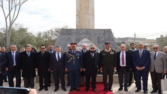 السفير العراقي يزور مقبرة شهداء الجيش العراقي في المفرق