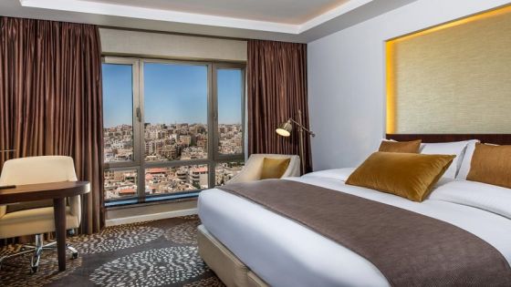 المتحور أوميكرون يلغي حجوزات مسبقة بالفنادق الأردنية