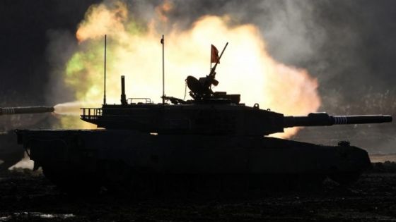 شاهد : خامس أقوى جيش في العالم يستعرض قوته العسكرية في حدث نادر
