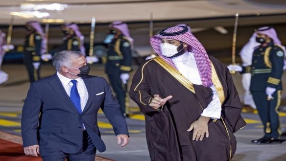 الملك يبحث سبل توسيع التعاون مع ولي العهد السعودي