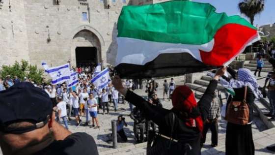 فلسطين: السماح بمسيرة الأعلام يهدد بتفجير الصراع